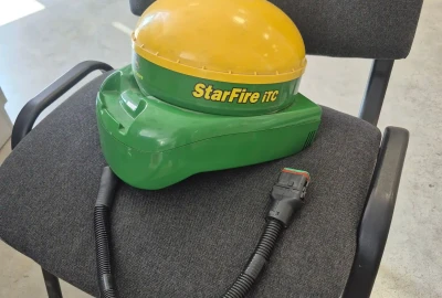 John Deere StarFire iTC GPS uztvērējs precīzai lauksaimniecībai